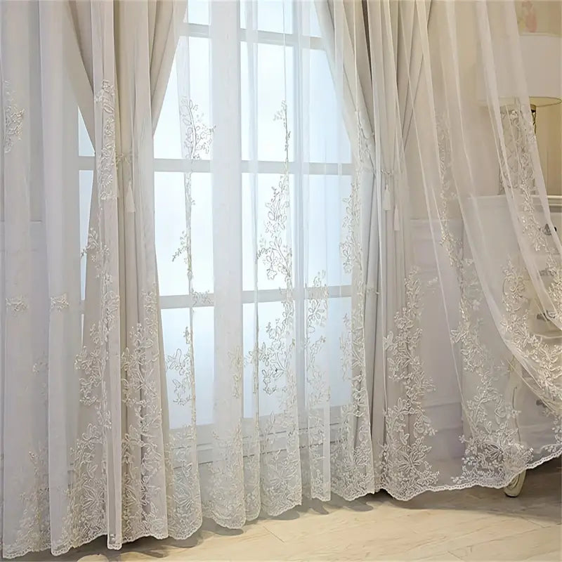 Cortina Dupla com Bordado e Renda - Tecido Semi-Blackout com Ilhós Superior, Ideal para Quarto, Sala, Porta de Correr e Decoração Residencial